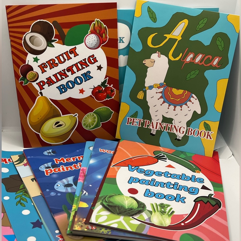 🖤 NWT- Lot of 4 Mini Coloring Books 🖤